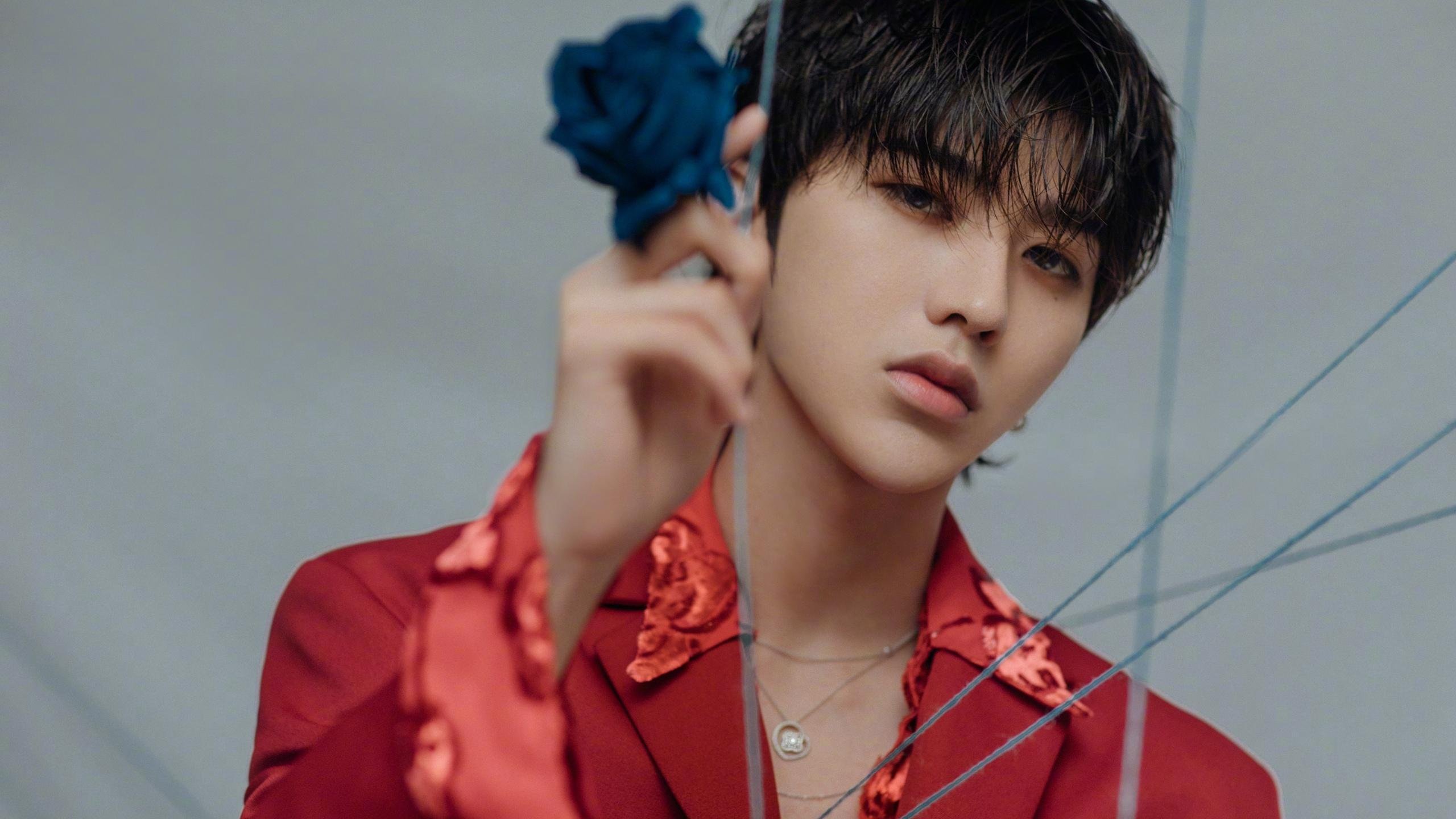 中国男足在巴黎奥运会比赛中以2-0战胜新西兰，中国男足晋级奥运会